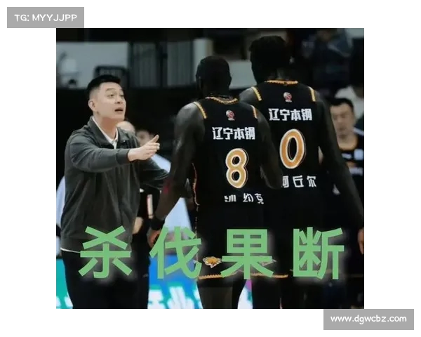 杨鸣再成焦点 技术台怒斥西装男 辽宁进四强遭遇严峻困境 杨鸣再成焦点 技术台怒斥西装男 辽宁进四强遭遇严峻困境